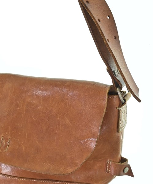 H 1203 MANO FECE（マノフェス）ショルダーバッグ 茶 サイズ:- メンズ/2200611625021