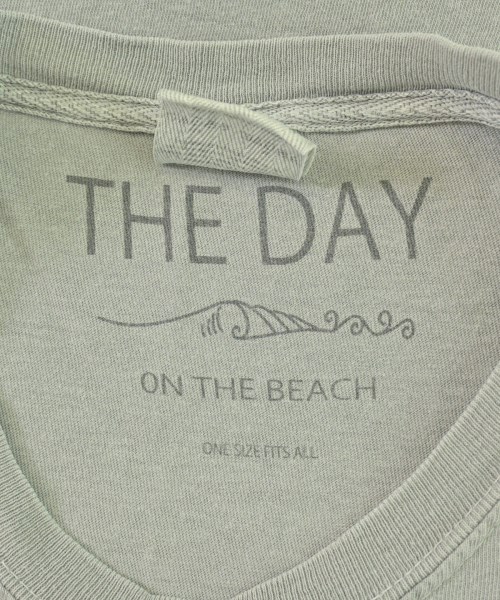 THE DAY ON THE BEACH（ザ・デイ・オン・ザ・ビーチ）Tシャツ・カットソー グレー サイズ:L レディース/2200719563058