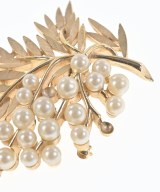 TRIFARI（トリファリ）ブローチ・コサージュ ゴールド サイズ:- レディース/2200616246085