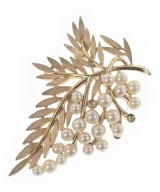 TRIFARI ブローチ・コサージュ