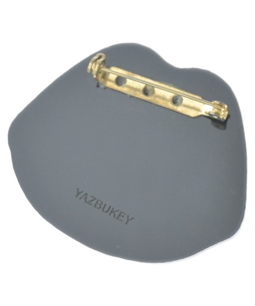 Yazbukey（ヤズブキー）ブローチ・コサージュ 赤 サイズ:- レディース/2200700813346