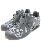 inov-8 スニーカー