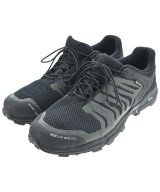 inov-8 スニーカー