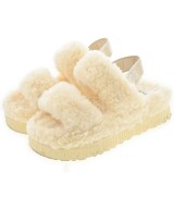 UGG サンダル