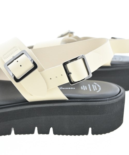 TOSHINOSUKE TAKEGAHARA（トシノスケ　タケガハラ）サンダル 白 サイズ:-(24cm位) レディース/2200648172253