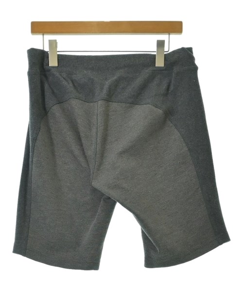1PIU1UGUALE3 RELAX（ウノピュウノウグァーレトレリラックス）ショートパンツ グレー サイズ:S メンズ/2200660066141