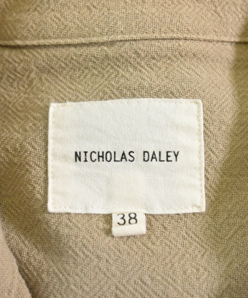 NICHOLAS DALEY（ニコラスデイリー）カジュアルシャツ ベージュ サイズ:38(S位) メンズ/2200731167067