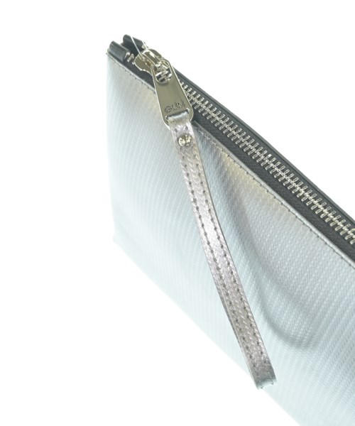 GUM Gianni Chiarini Design（ガムジャン二キアリ―ニデザイン）クラッチバッグ シルバー サイズ:- レディース/2200613623117