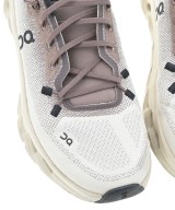 On（オン）スニーカー ベージュ サイズ:24cm レディース/2200704565081