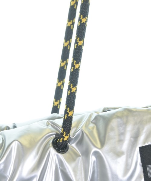 KiU（キウ）ショルダーバッグ シルバー サイズ:- レディース/2200633051044