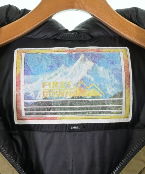 FIRST DOWN（ファーストダウン）ダウンジャケット/ダウンベスト カーキ サイズ:S メンズ/2200643945050