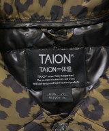 TAION（タイオン）ダウンジャケット/ダウンベスト カーキ サイズ:2XL(XXL位) メンズ/2200624437024