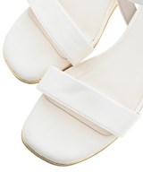 Launa lea（ラウナレア）サンダル 白 サイズ:M(23cm位) レディース/2200669001150