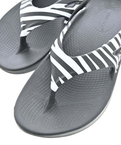 OOFOS（ウーフォス）サンダル 黒 サイズ:US6(23cm位) レディース/2200610876844