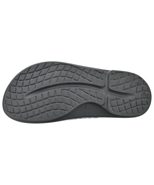 OOFOS（ウーフォス）サンダル 黒 サイズ:8(25cm位) レディース/2200609862285