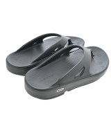 OOFOS（ウーフォス）サンダル 黒 サイズ:8(25cm位) レディース/2200609862285