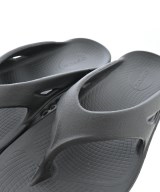 OOFOS（ウーフォス）サンダル 黒 サイズ:8(25cm位) レディース/2200609862285