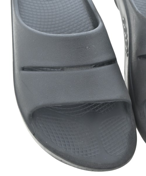 OOFOS（ウーフォス）サンダル 黒 サイズ:US8(25cm位) レディース/2200655984047