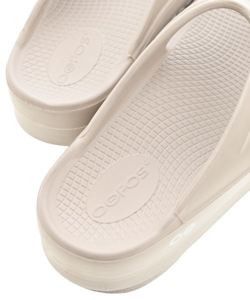 OOFOS（ウーフォス）サンダル ベージュ サイズ:8(25cm位) レディース/2200710131010