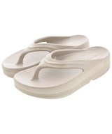 OOFOS（ウーフォス）サンダル ベージュ サイズ:8(25cm位) レディース/2200710131010