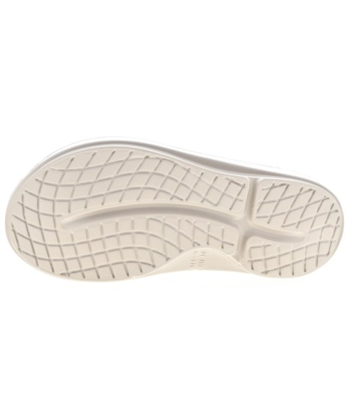 OOFOS（ウーフォス）サンダル ベージュ サイズ:7(24cm位) レディース/2200662158059