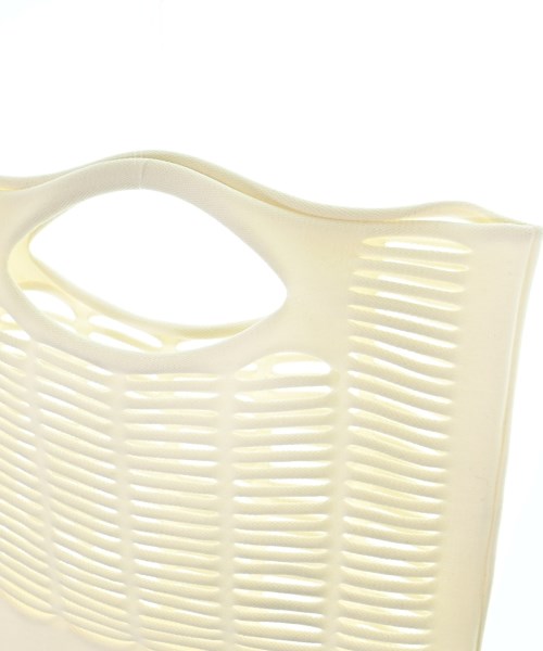 GOOD GOODS　ISSEY　MIYAKE（グッドグッズイッセイミヤケ）ハンドバッグ 白 サイズ:- レディース/2200690200294