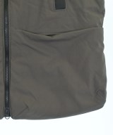 GR10K（ジーアールテンケー）ダウンジャケット/ダウンベスト カーキ サイズ:M メンズ/2200630571033