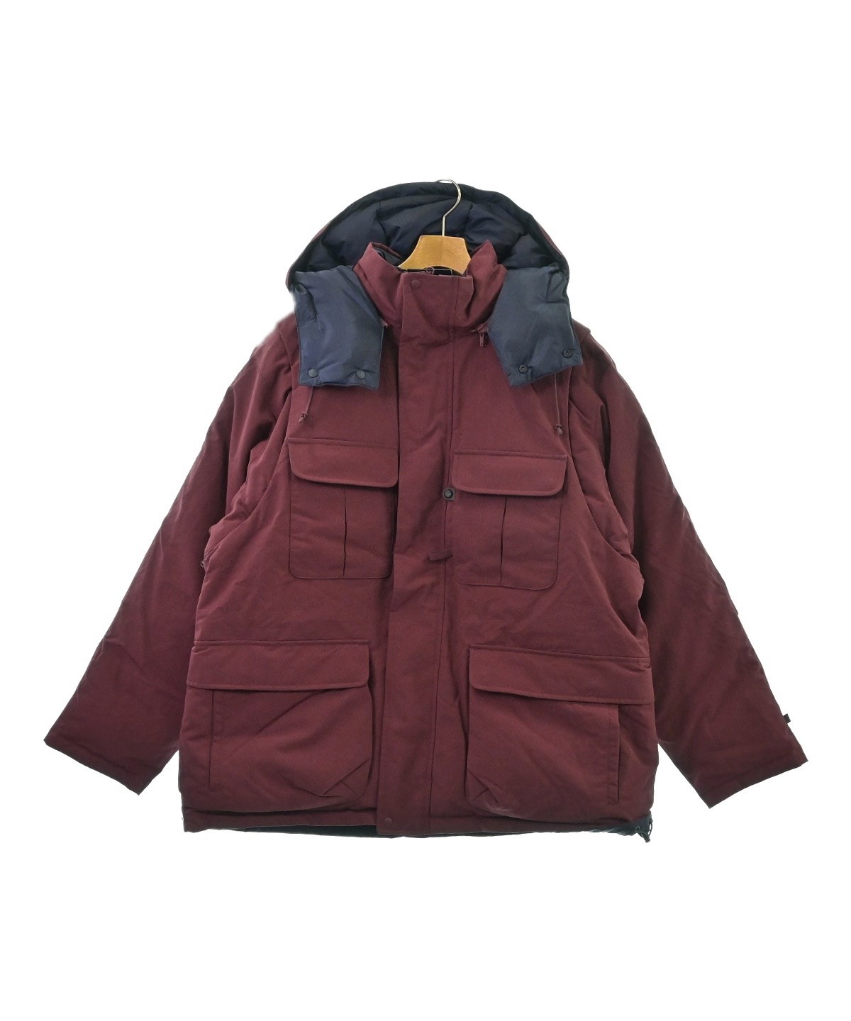 DAIWA PIER39（ダイワピア39）ダウンジャケット/ダウンベスト 赤