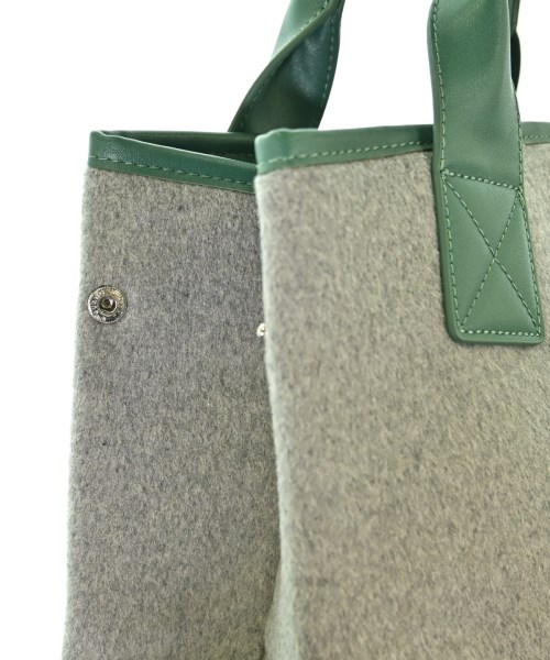 PICONE ACCESSORI（ピッコーネアッチェッソーリ）ハンドバッグ グレー サイズ:- レディース/2200688997366