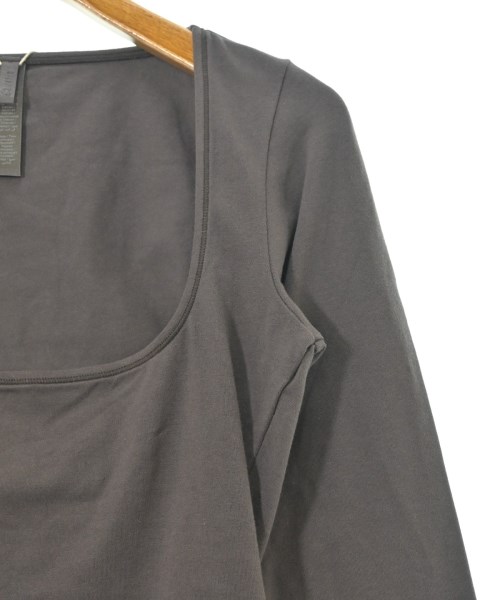 SKIMS（スキムス）Tシャツ・カットソー 茶 サイズ:M レディース/2200610487064