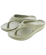 TELIC サンダル