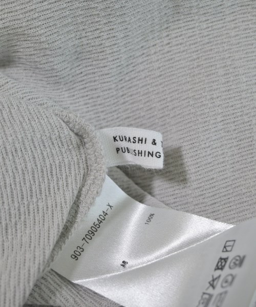 KURASHI & Trips PUBLISHING（クラシアンドトリップスパブリッシング）Tシャツ・カットソー グレー サイズ:-(M位) レディース/2200682861038