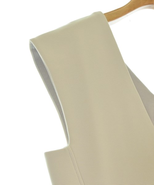 THREE SQUARE（スリースクエア）ワンピース ベージュ サイズ:F レディース/2200661684382