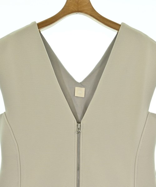 THREE SQUARE（スリースクエア）ワンピース ベージュ サイズ:F レディース/2200661684610