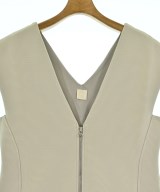 THREE SQUARE（スリースクエア）ワンピース ベージュ サイズ:F レディース/2200661684610