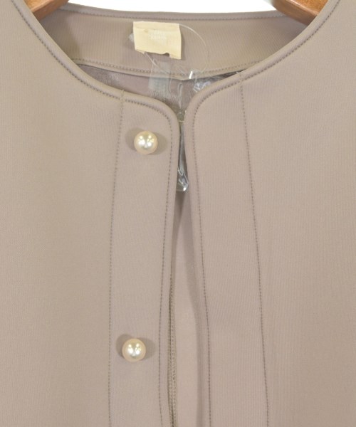 THREE SQUARE（スリースクエア）ノーカラージャケット ベージュ サイズ:F レディース/2200661685563