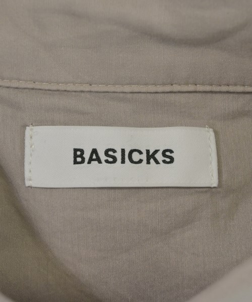 BASICKS（ベイシックス）カジュアルシャツ ベージュ サイズ:M メンズ/2200703917027