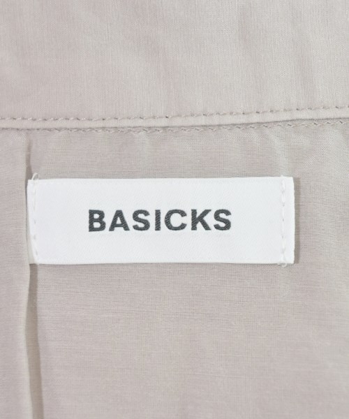 BASICKS（ベイシックス）カジュアルシャツ ベージュ サイズ:S メンズ/2200709364078