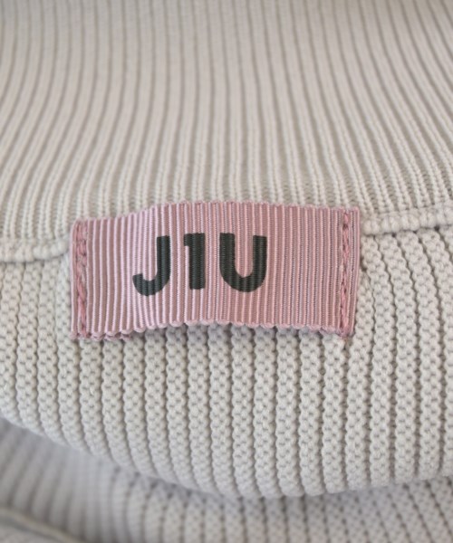 J1U by LA BELLE ETUDE LA BELLE ETUDE（ジユウバイラベルエチュード）ニット・セーター グレー サイズ:F レディース/2200674194038