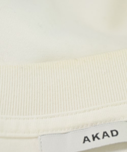 AKAD（エーケーエーディー）Tシャツ・カットソー 白 サイズ:L メンズ/2200716273189