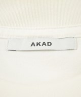 AKAD（エーケーエーディー）Tシャツ・カットソー 白 サイズ:L メンズ/2200716273189