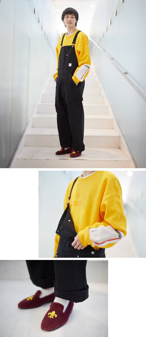 ラフなスウェットにドレスなハズしを  