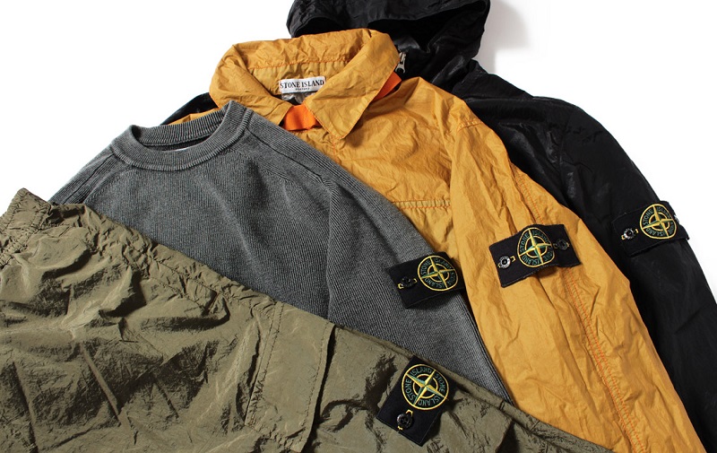 STONE ISLAND ロゴワッペン 製品染め ナイロン切り替えパーカー 