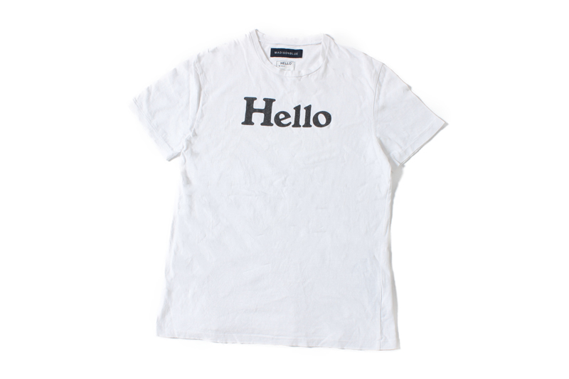 “HELLO CREW NECK TEE”