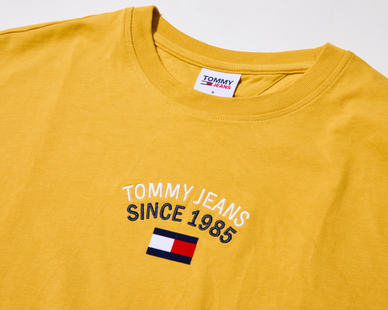 TOMMY HILFIGER Tシャツ　フラッグロゴ