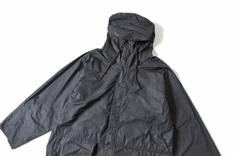 “OVERSIZED HIKING WAX”