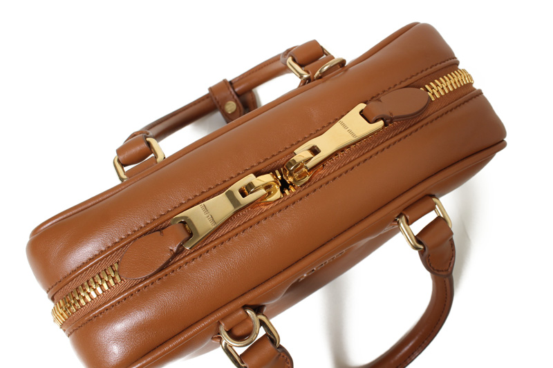 “アルカディ”