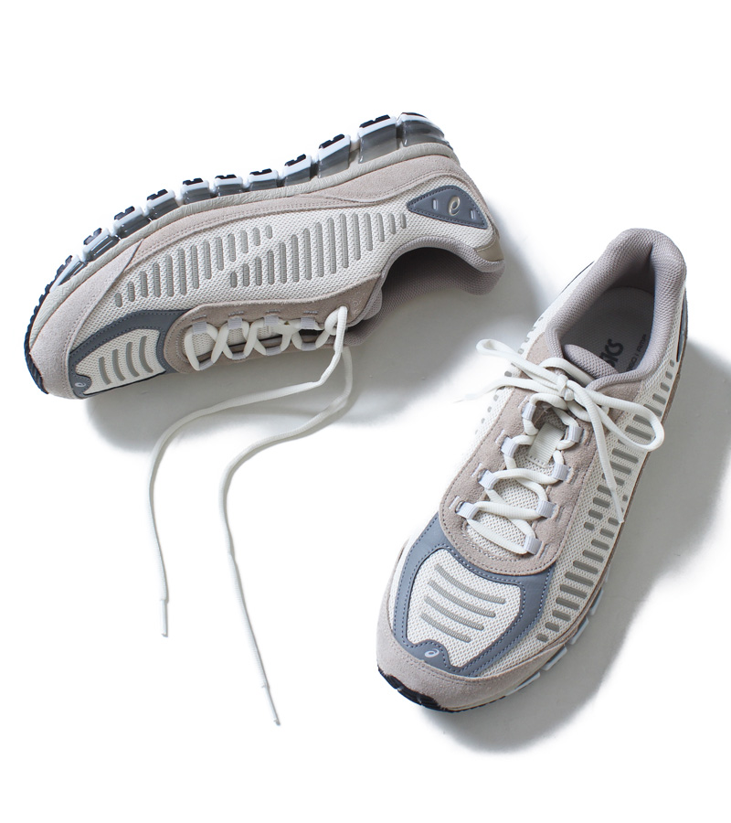 アシックス スニーカー