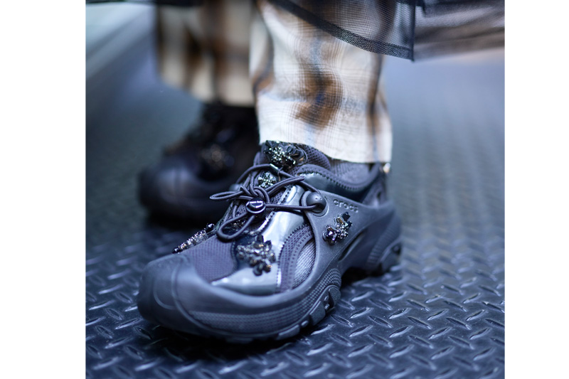 シューズ シモーネロシャ パンツ フィーニー