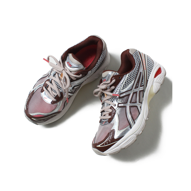 スニーカー　アシックス